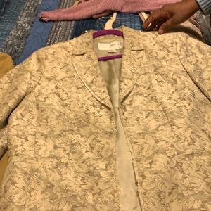 I am selling my jacket